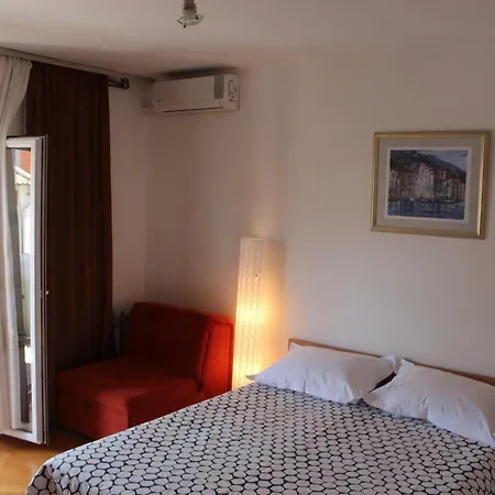 Gostinjska kuća Marta 3*